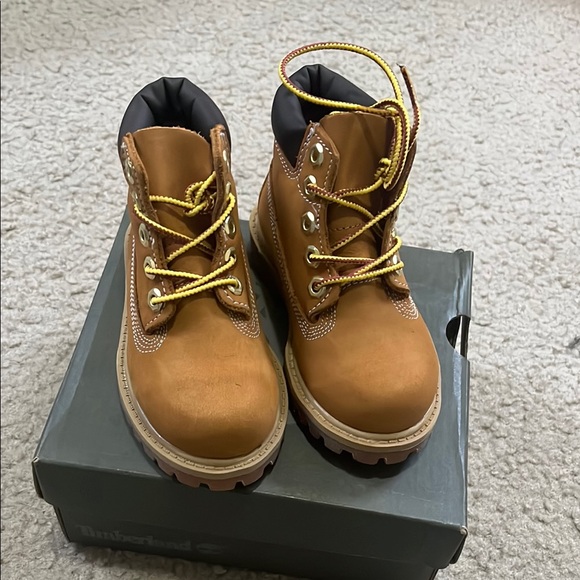 Timberland Tan Leather Boots, worn once. - Picture 3 of 3